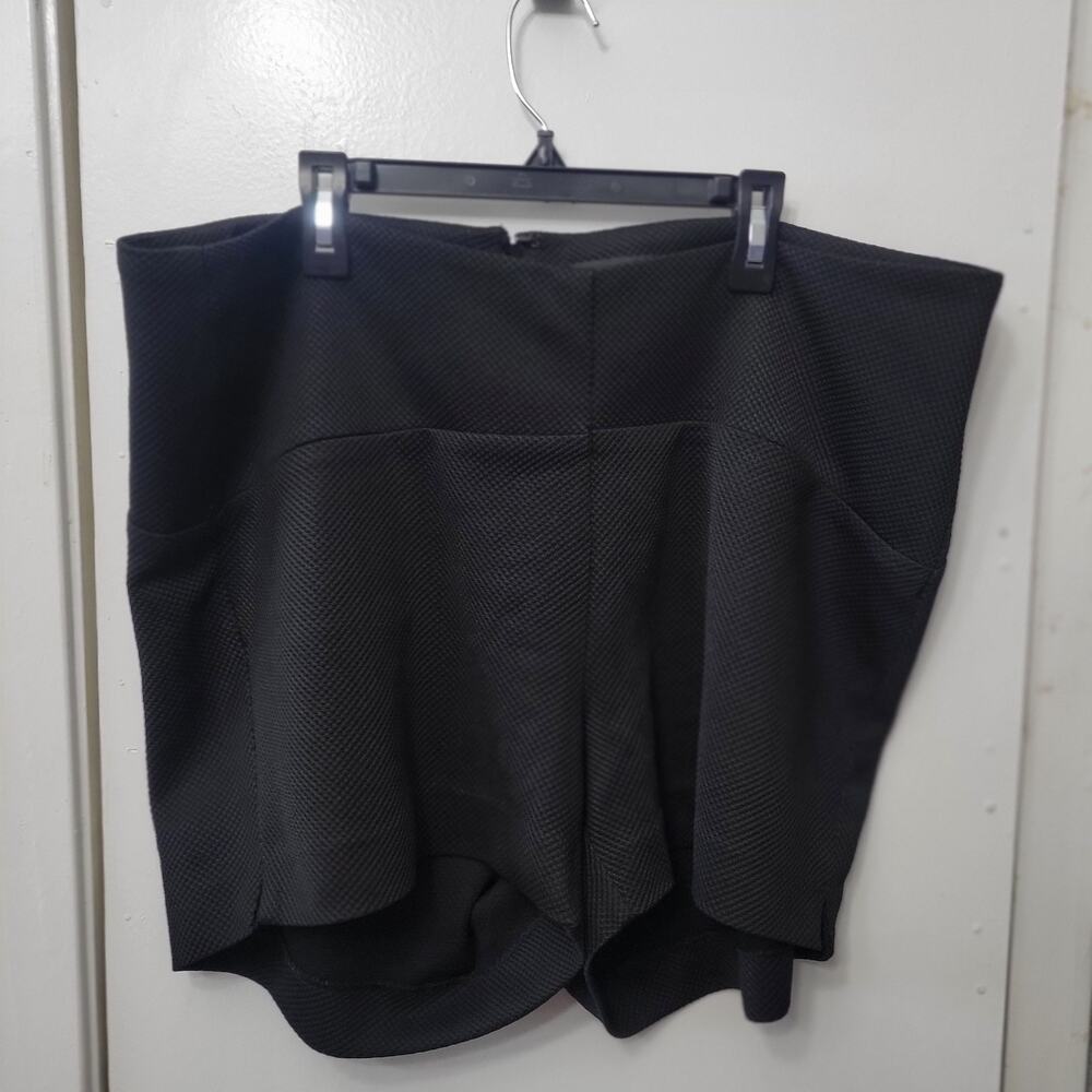 Torrid Black High Waisted Textured Knit Dress Shorts Plus Size 18 NWT